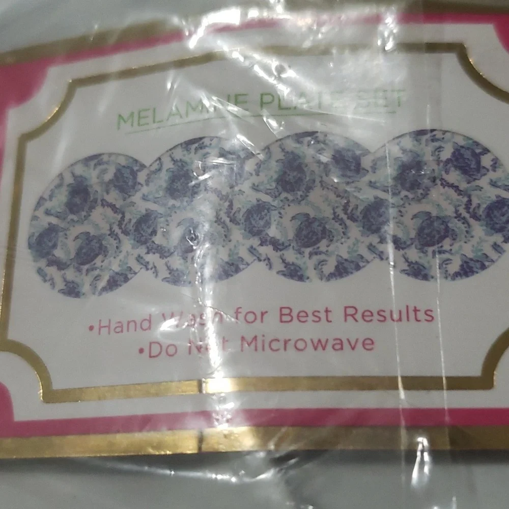 Lilly Pulitzer Kaleidoscope Coral 4-Piece​​ Melamine Plate Set